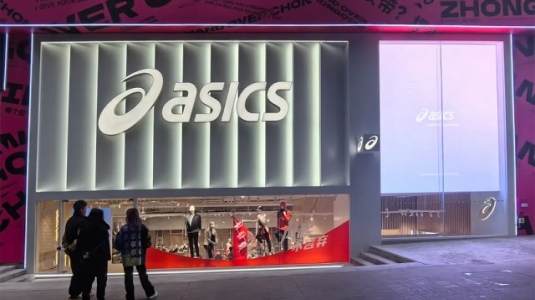 智彩LED顯示屏助力ASICS重慶大融城店“龍”重登場！